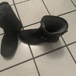 Men’s Ugg Boots, Size 9