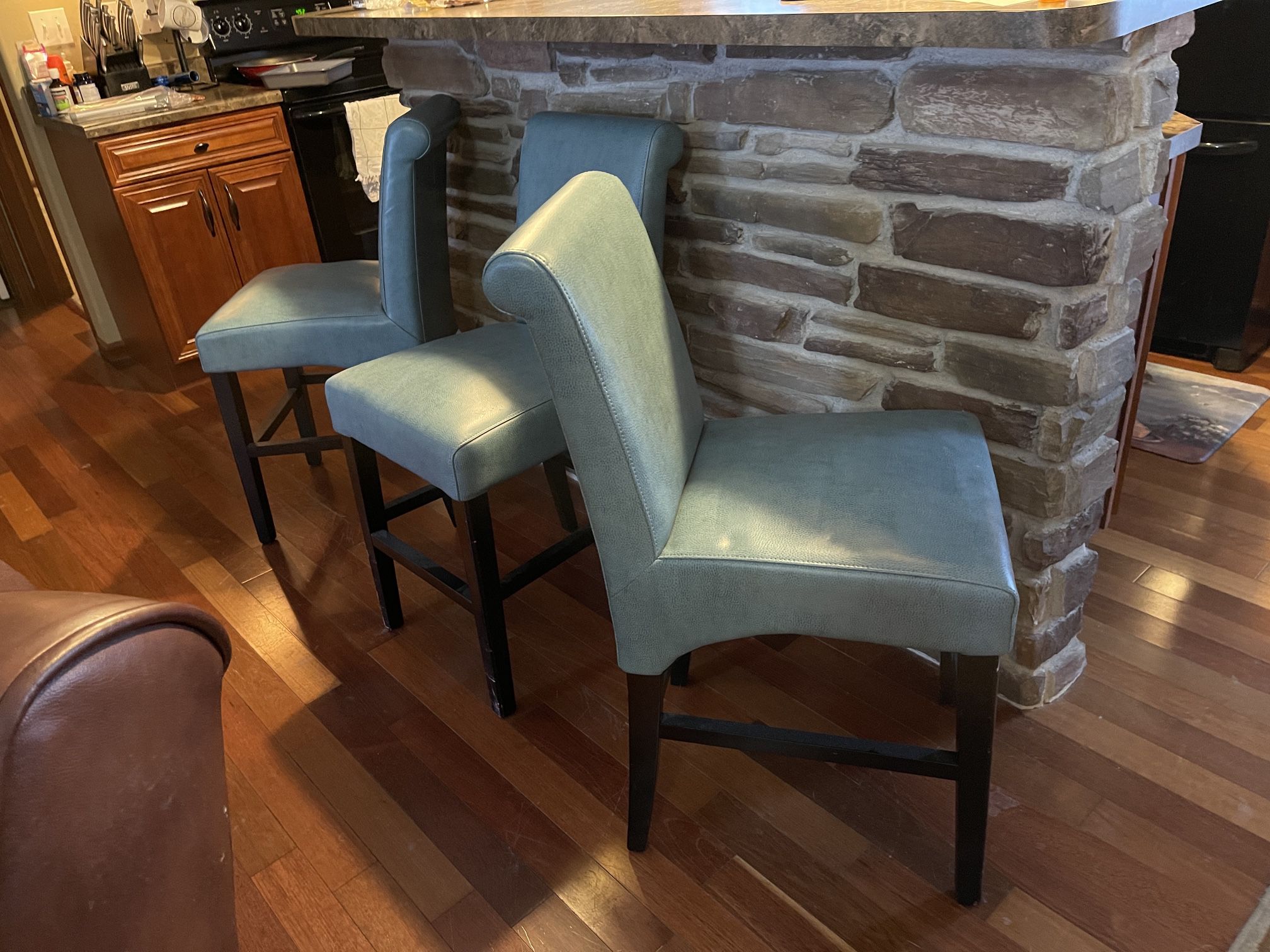 Set of 3 Bar Chairs 39”