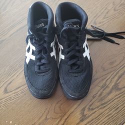 Martial Arts Shoes OASICS Men Size 6 Women Size 8