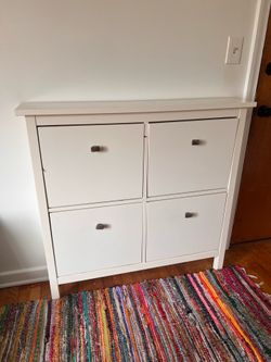 Shoe cabinet