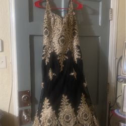 Prom/ Special Event Dress Black And Gold 