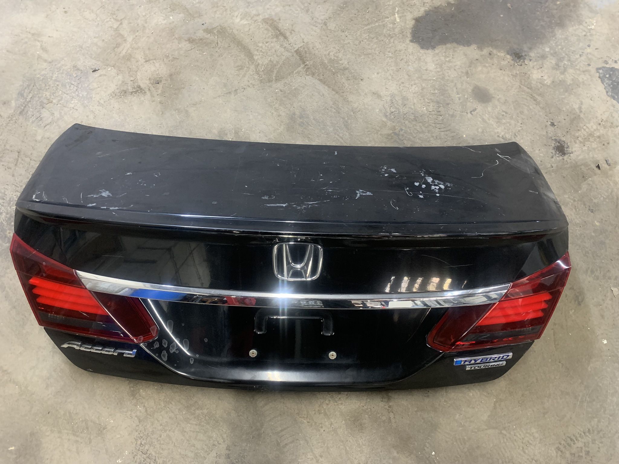 2014 - 2015 Honda Accord Sdn Hybrid Rear Trunk Deck Lid W/ Lights & Camera OEM