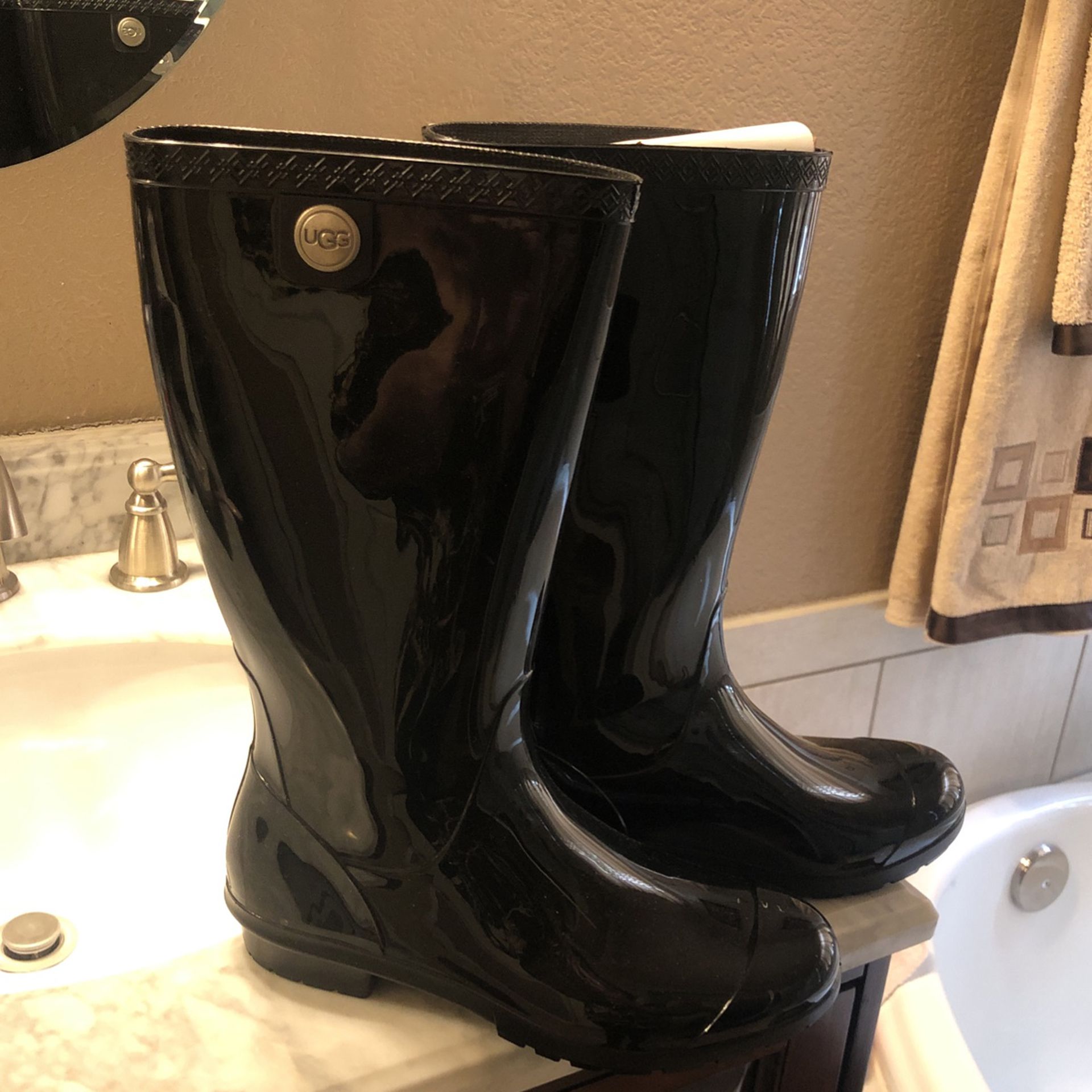 UGG Shelby Rain Boots