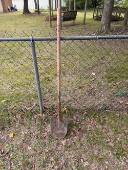 Lowes True Temple Fiberglass Round Point Shovel