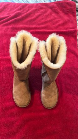 Pre-owned ugh boots SZ. 5