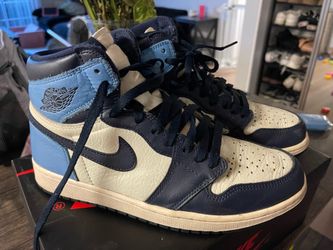 UNC Jordan 1s size 8.5