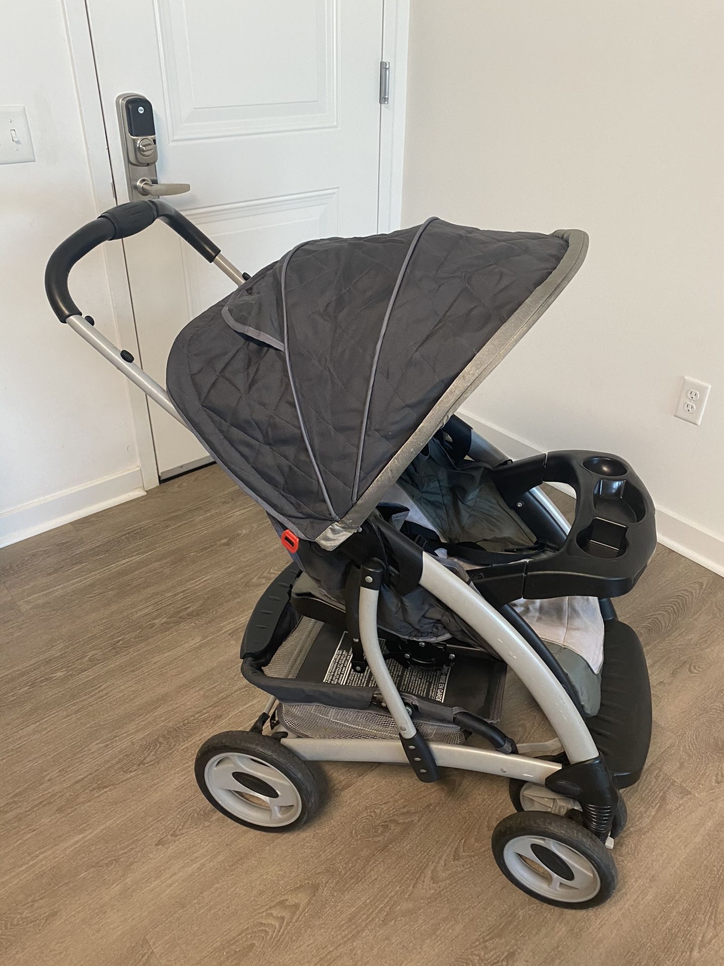 Condition Very Good Best Double Stroller You Can Seat Both of Your Kids On This Double Stroller