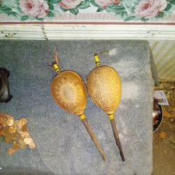 2 Vintage Maracos Buying Both For Price 
