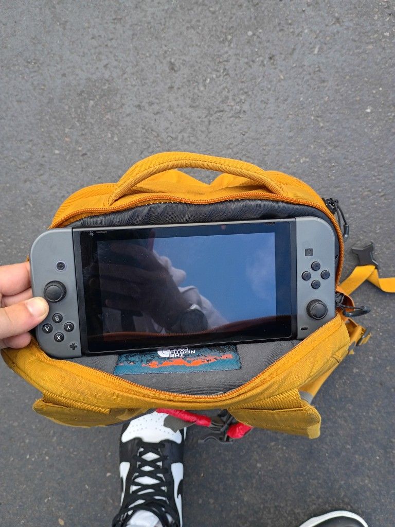 Black Nintendo Switch 1