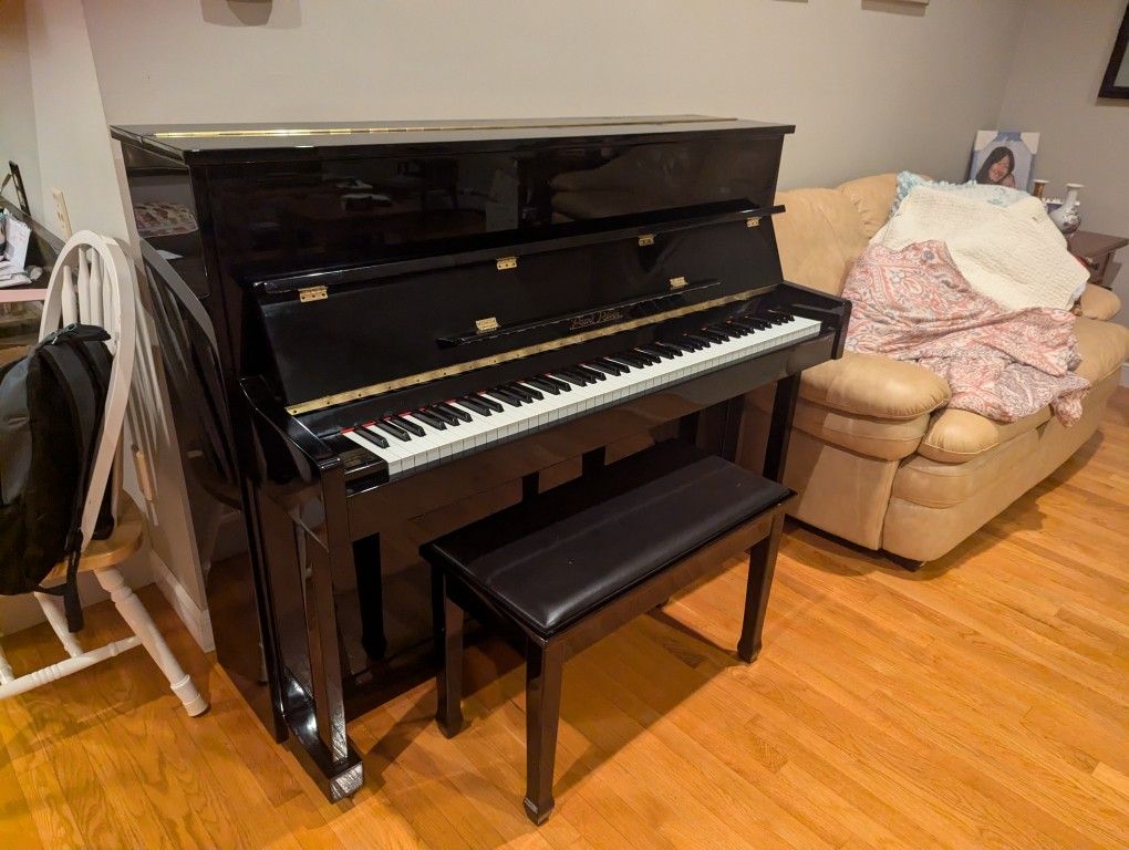 Pearl River Upright Piano