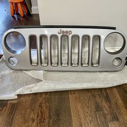 2007-2018 Jeep Wrangler Grille Assembly OEM