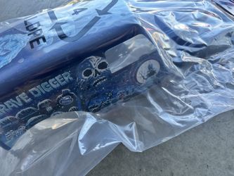 Losi LMT Grave Digger Body Ice. Brand new