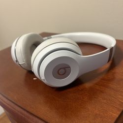 Beats Solo 3 Wireless Head Phones