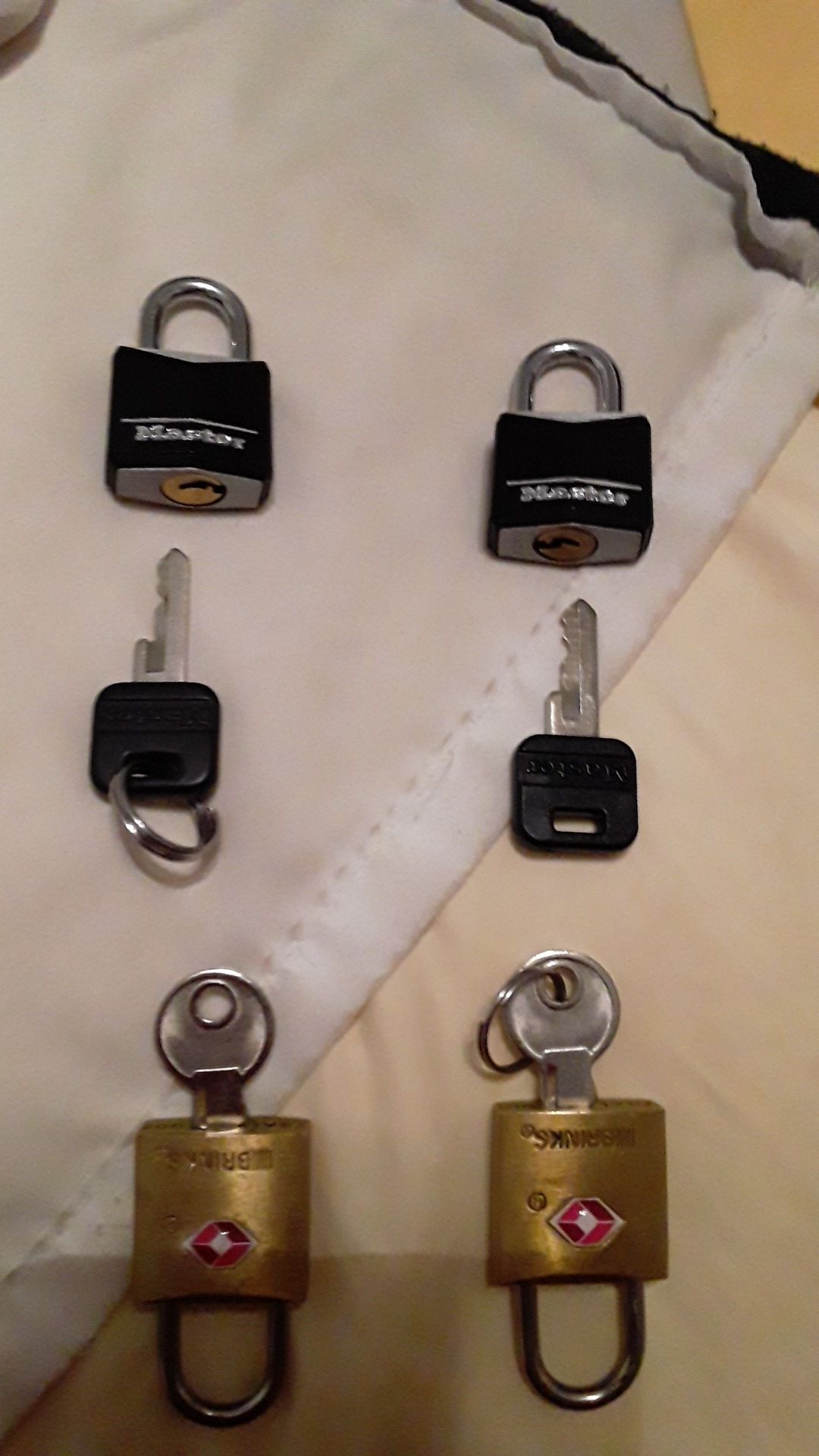 6 Mini +big locks with key
