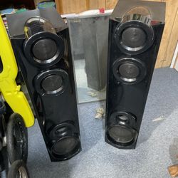 Lg tower speakers a pair with wires nice sound   Model S66t3-S