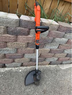 Black and Decker Edger &  Line Trimmer ST8600