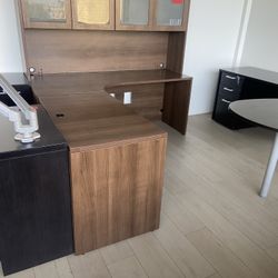 Desk L Shape With Hutch