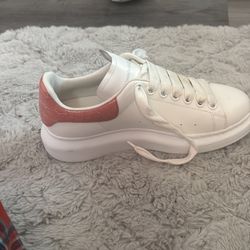 Alexander McQueen’s pink size 7