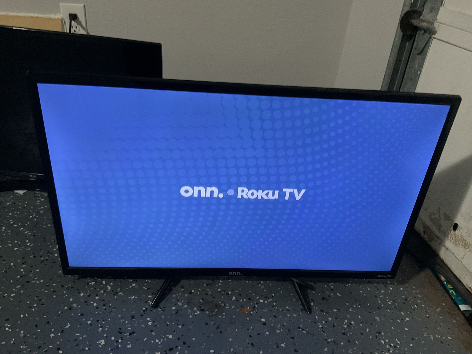 32 Inch Roku Smart TV