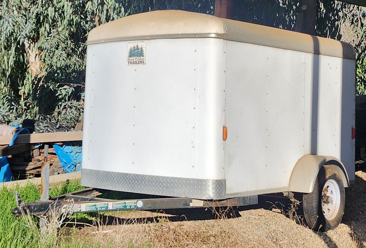 2007 Great Timber Enclosed 5x8 Trailer