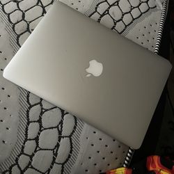 Mac Book