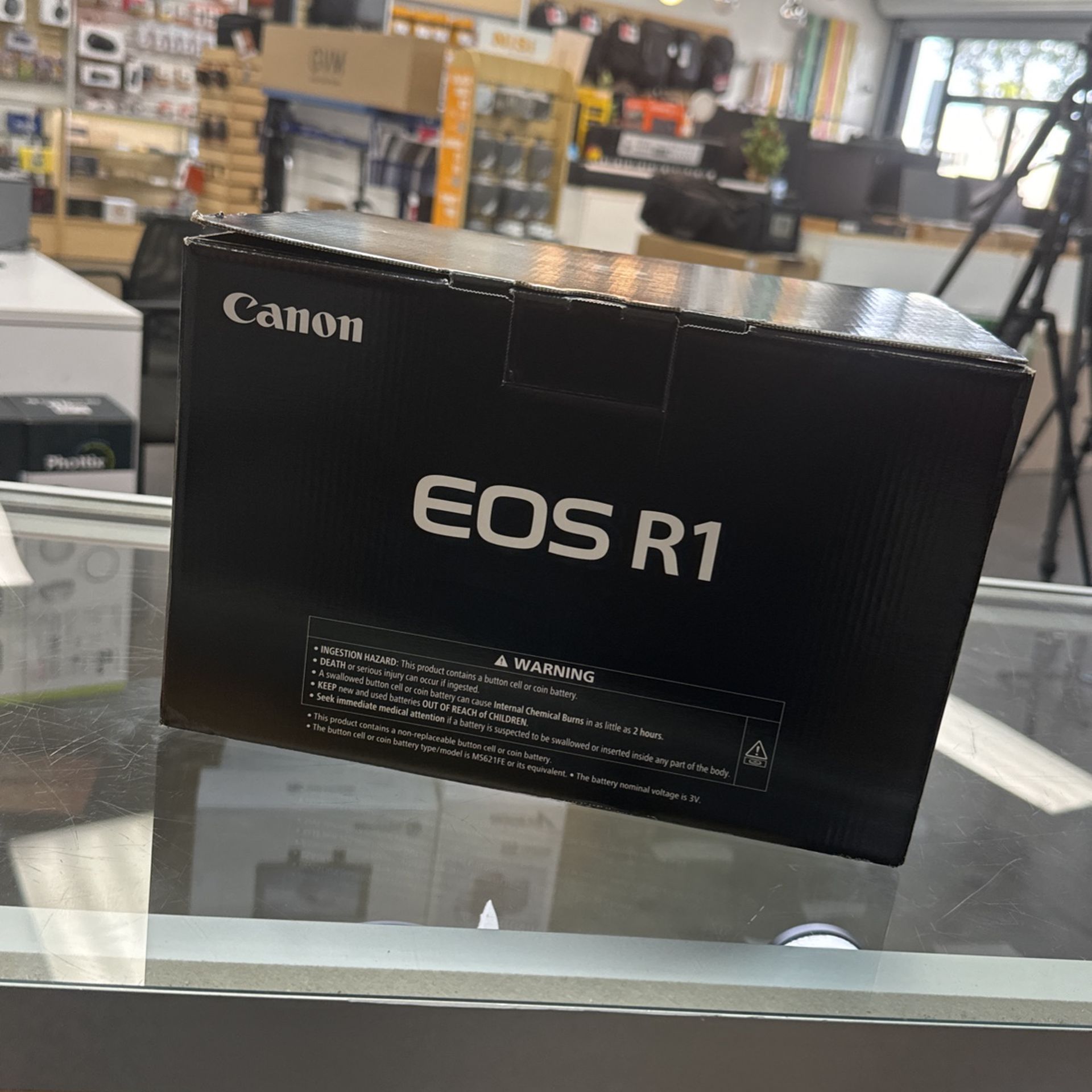 Canon Eos R1 Camera New