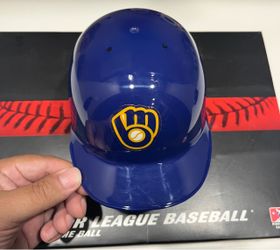 BRAND NEW RIDDELL Milwaukee Brewers  Mini Helmet