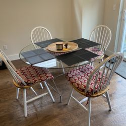 Dining Table and 4 Oak Chairs