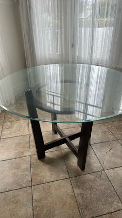Round dining table no chairs