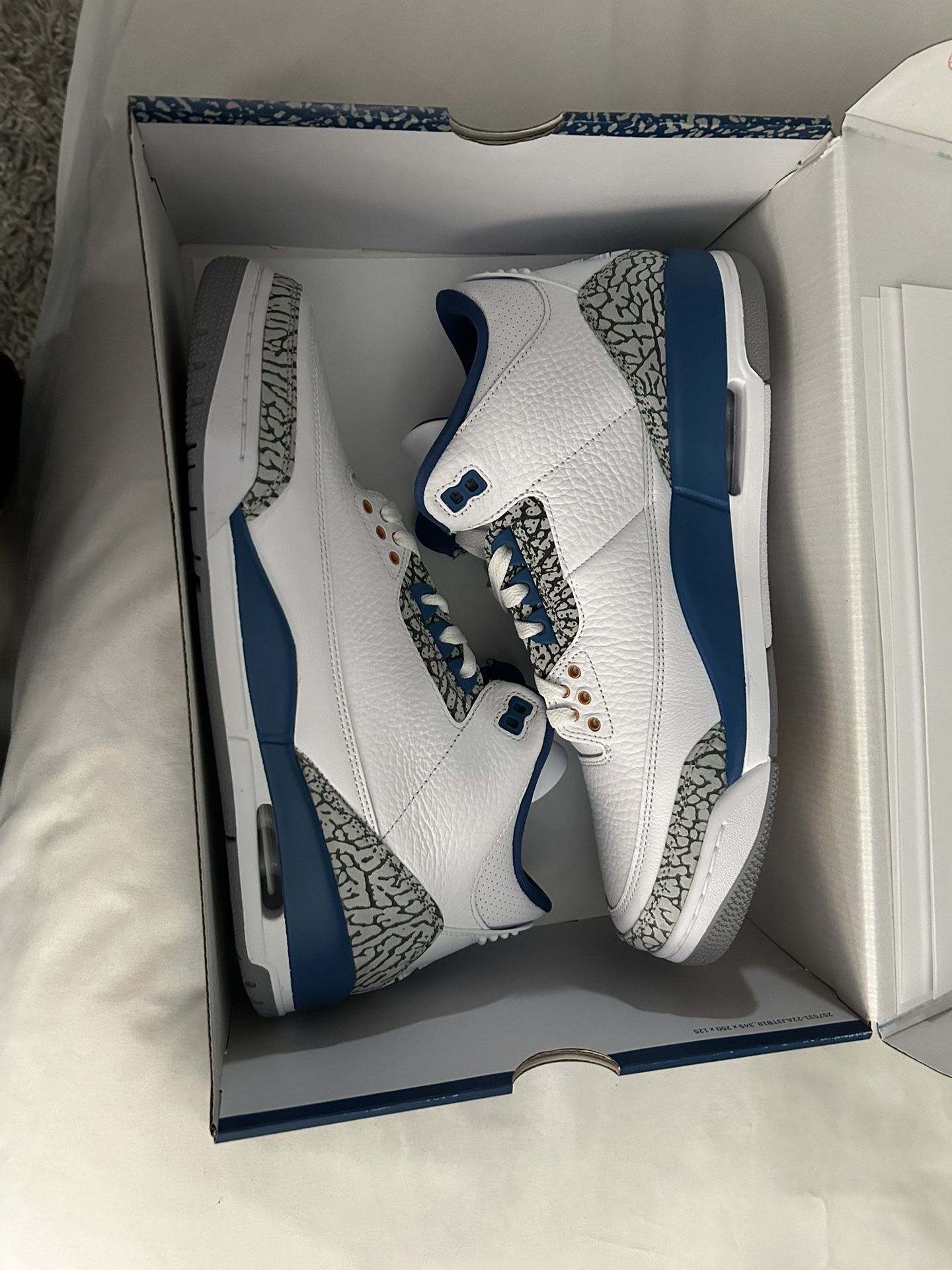 New Jordan 3 Wizards Size 11.5