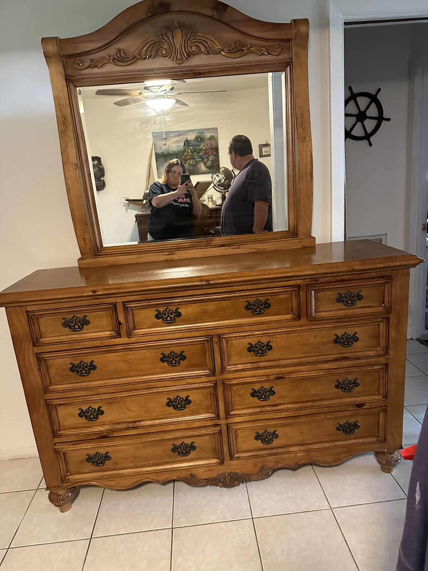 9-Drawer Dresser w/Mirror