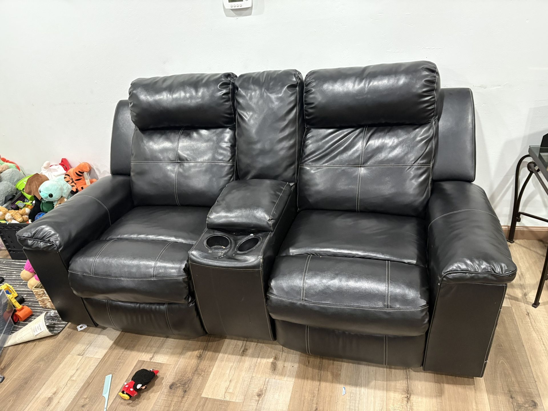 Black Leather Sofas