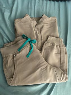 FIGS beige set
