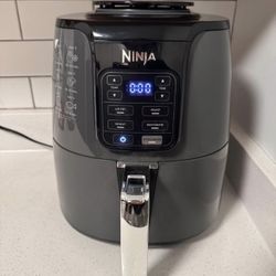 4 quart Ninja air fryer/ Ninja AF101 air fryer
