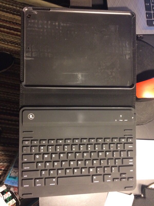 Ipad air case with Bluetooth keyboard