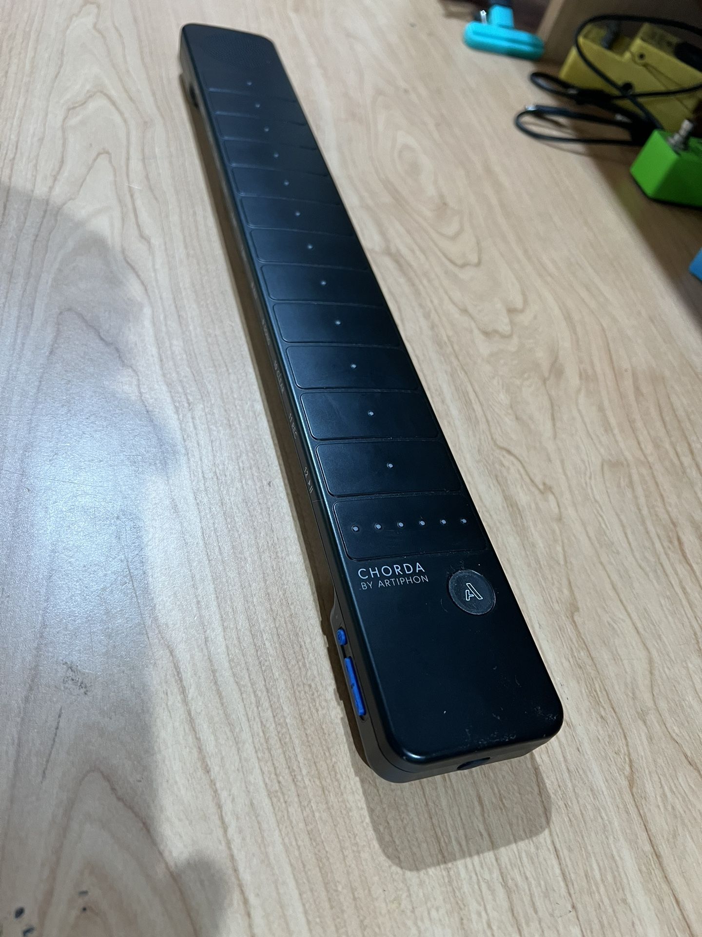 Artiphon Chorda (Blue) Artiphon Chorda Instrument And Controller