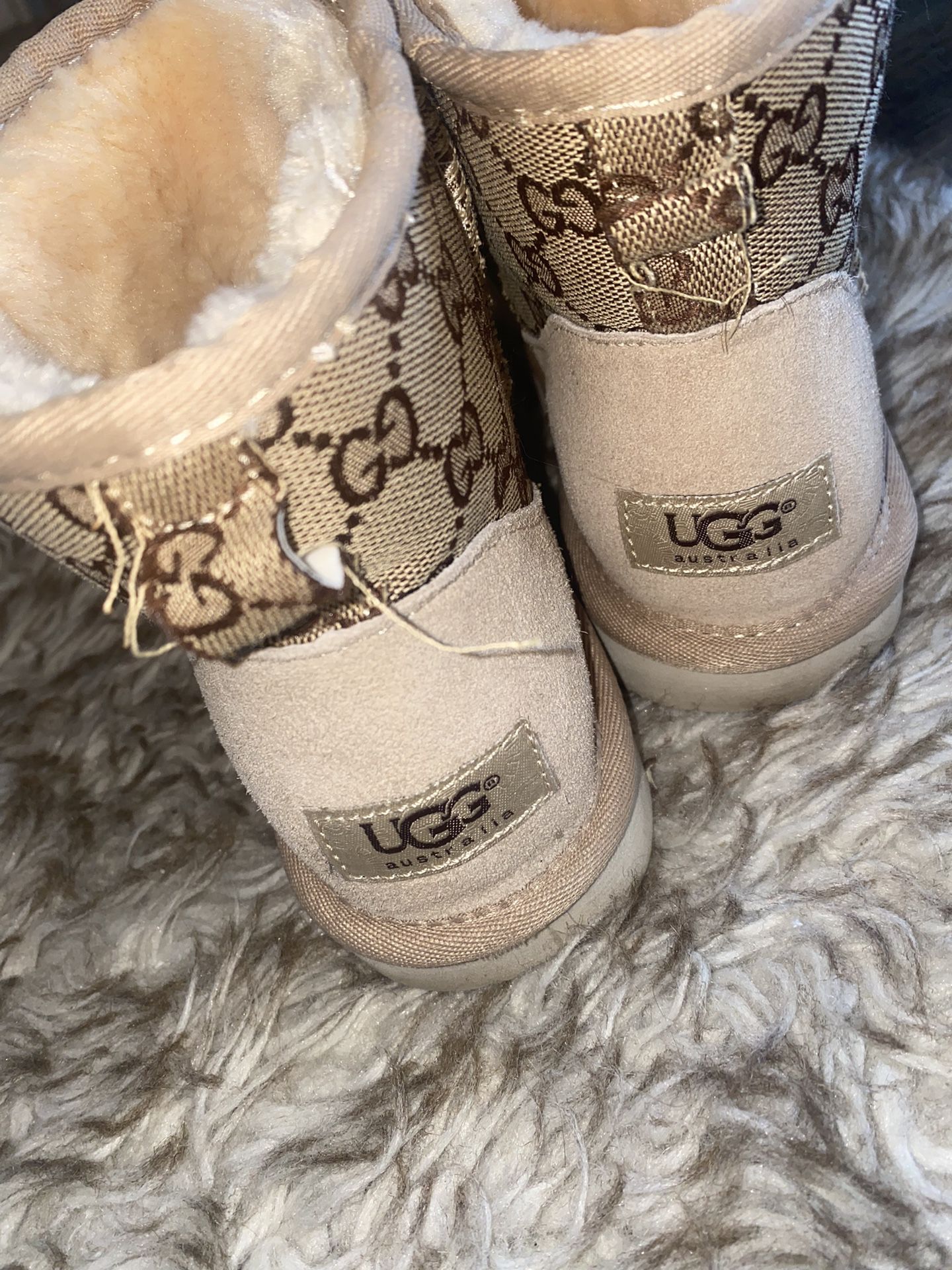 Woman Ugg Boots for Sale in Miami, FL - OfferUp