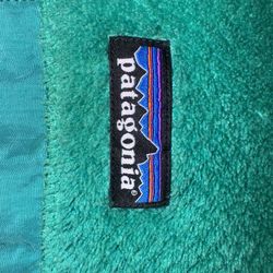 Woman’s Patagonia Pullover Size Small