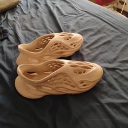 Foam Runners 