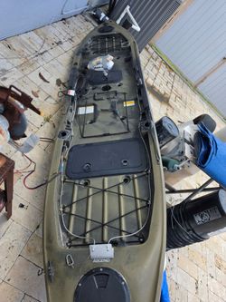 Kayak 12 ft whit electric motor and battery