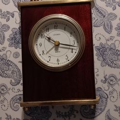 Nice Desk Loud Alarm Clock 6"×4"
