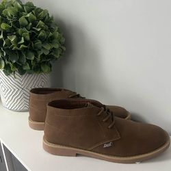 Bass authentic brand-new men's brown lace up ankle boot, color brown, size 8