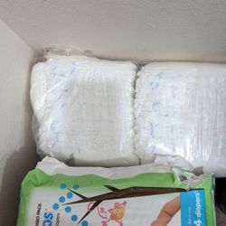 Tugaboo Diapers (Size 1 + 2)