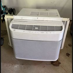 12,000 BTU works as Good As New