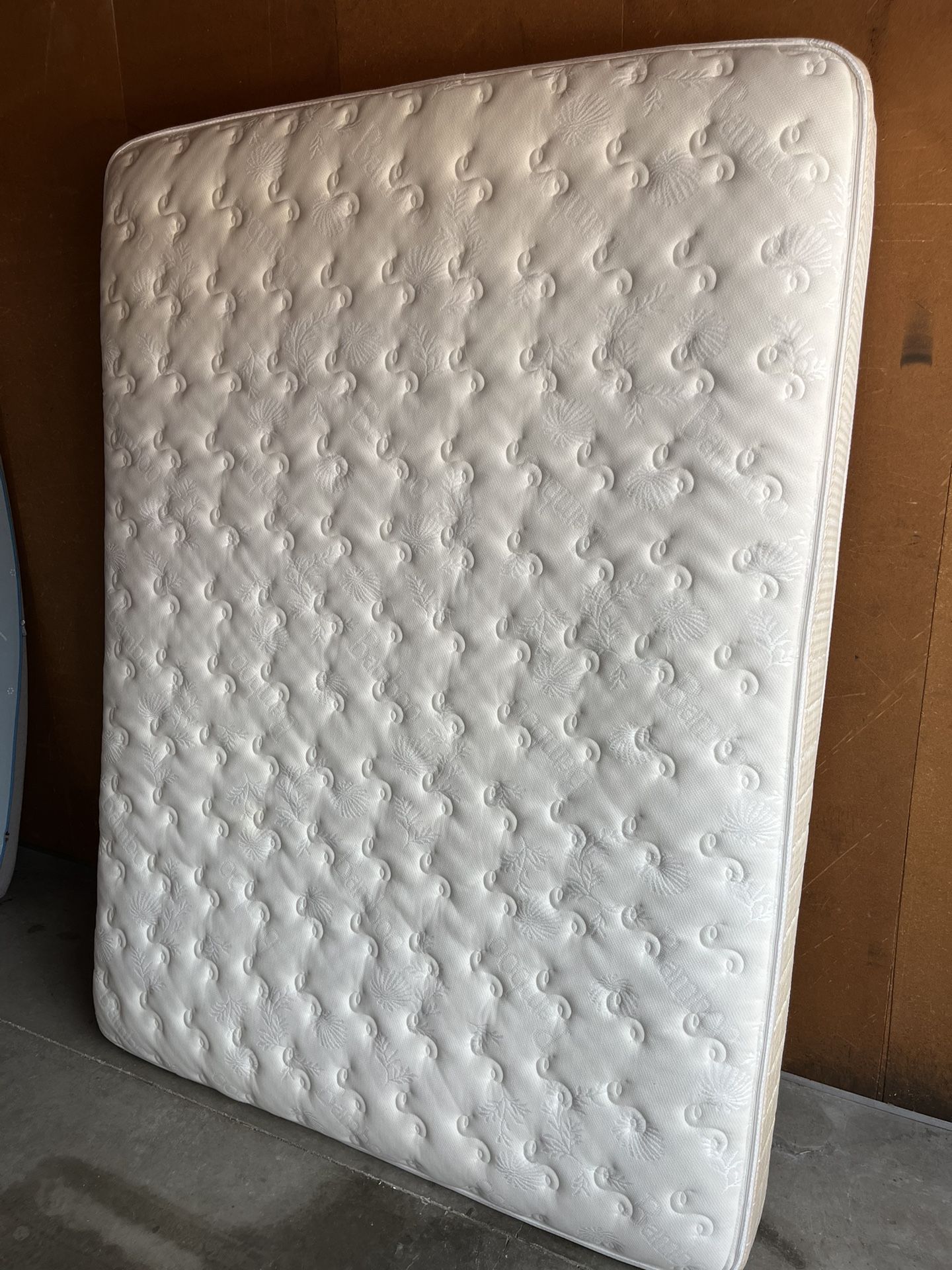 Queen Size mattress & Box Spring ONLY 