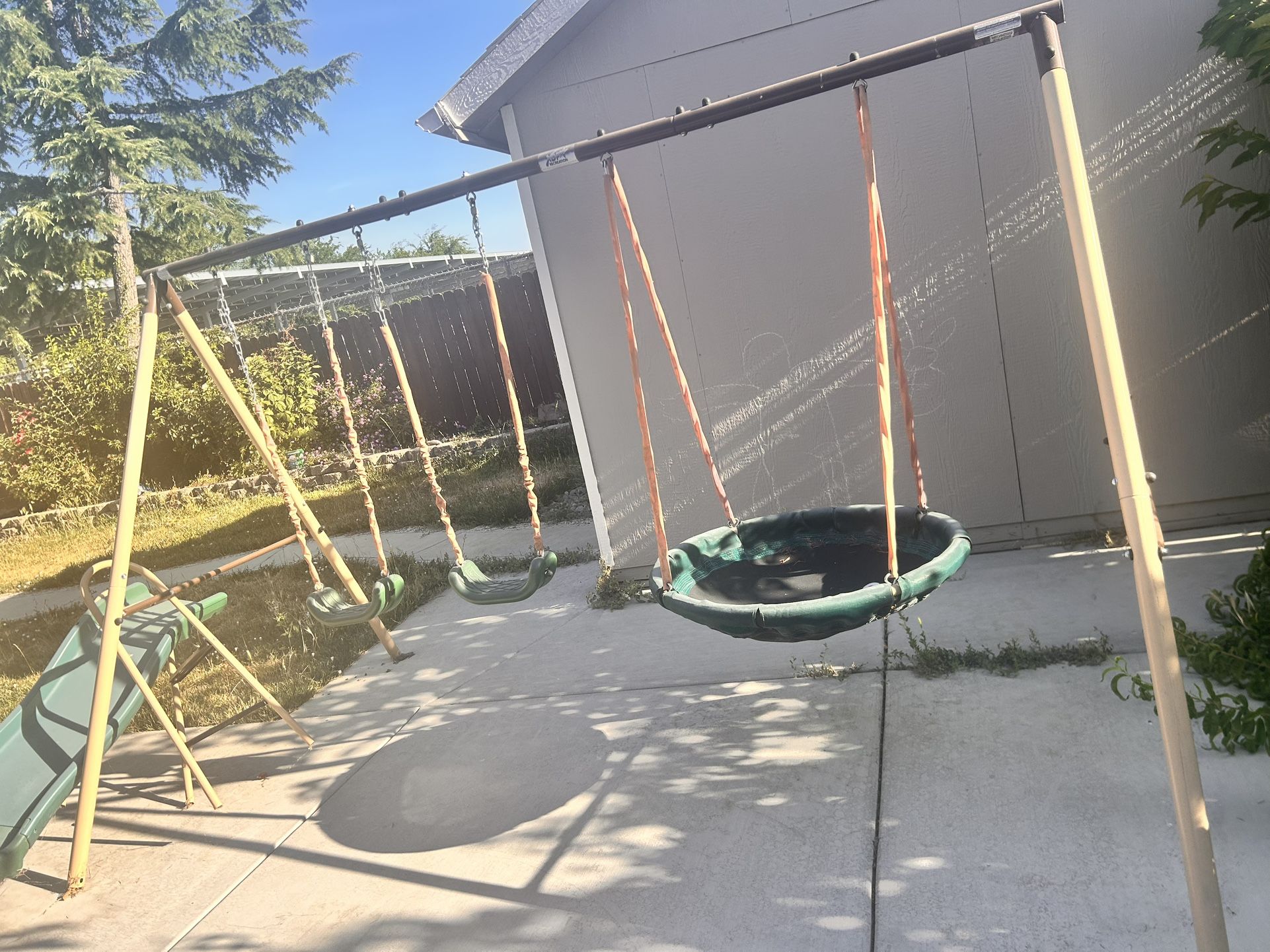 kids swing set