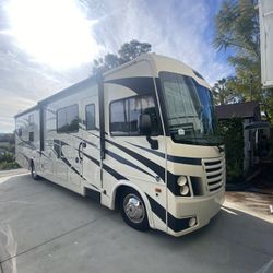 2019 FR3 Forest River 32DS