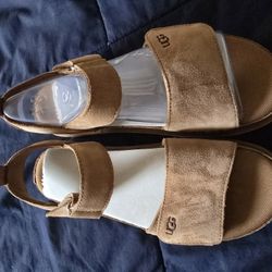 Brand New UGG Women's Goldenstar Flat Platform Lug-Sole Sandals