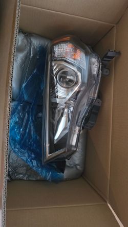 ​2014-2020 Toyota 4Runner OEM Halogen Projector Headlight [Left Driver / Right Passenger / Pair] Koito 35-134