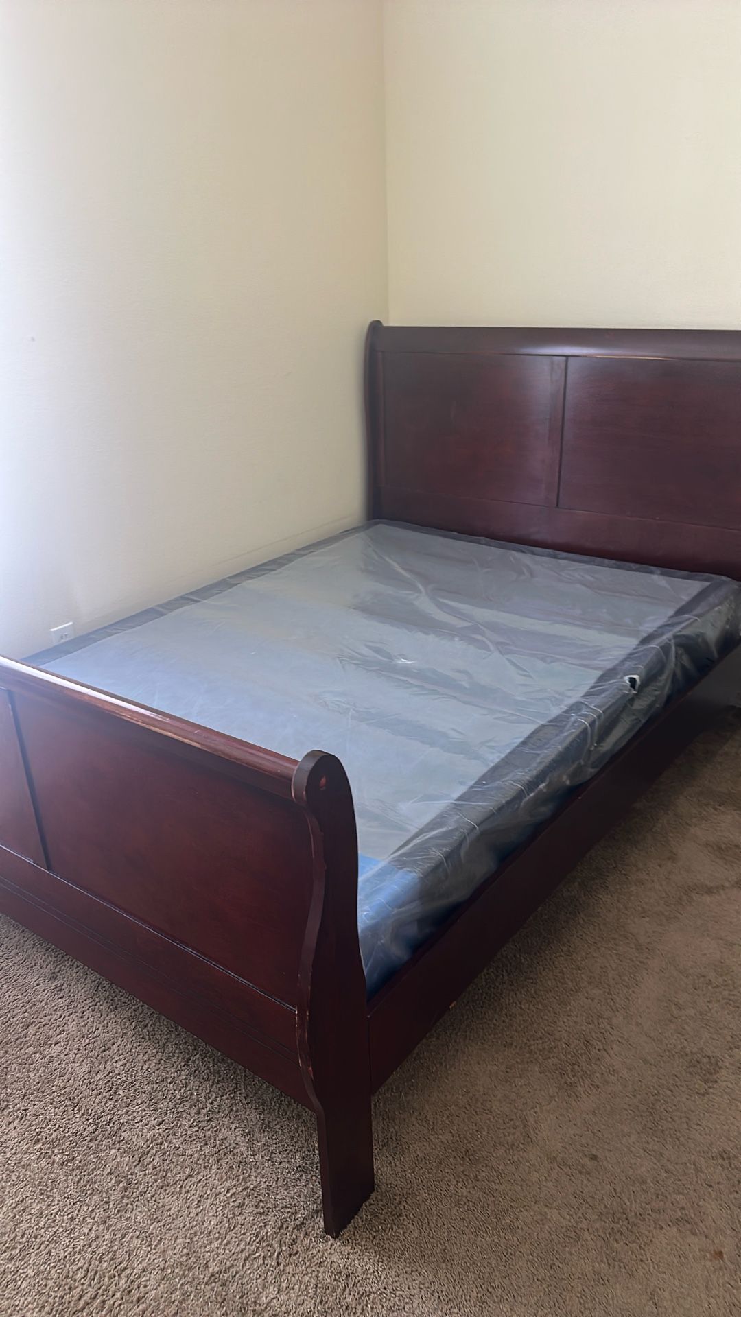 Queen Sleigh Cherry Wood Finish